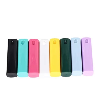 สีสันทรงสี่เหลี่ยม ปีพีปากกาน้ําหอมสําหรับการฉีดน้ําหอมที่ง่ายและแม่นยํา