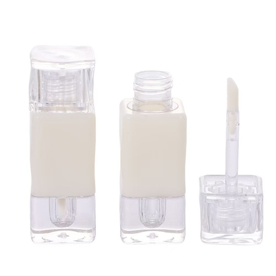 ถังท่อเปล่าพลาสติกกระชับริมฝีปากด้วยโลโก้ที่กําหนดเอง และความจุ 2.6ML