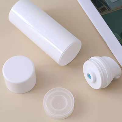 กระป๋องปั๊มปั๊มปลอดอากาศแบบ Snap Lock ที่สามารถปรับแต่งได้ ขนาด 30/50/75 มิลลิลิตร สําหรับการดูแลผิวและเครื่องสําอาง