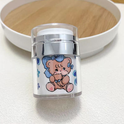 กระปุกว่าง กระปุกไร้อากาศที่มีไหล่เงินสําหรับการถอนผลิตภัณฑ์ 100% ในครีมหน้าและครีมตา