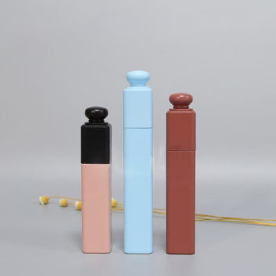 ตัวเลือกขนาดต่างๆ 5มล. 15มล. 22มล. หลอดมาสคาร่าเครื่องสำอางที่เลือกพร้อมแปรง รองรับการปรับแต่ง