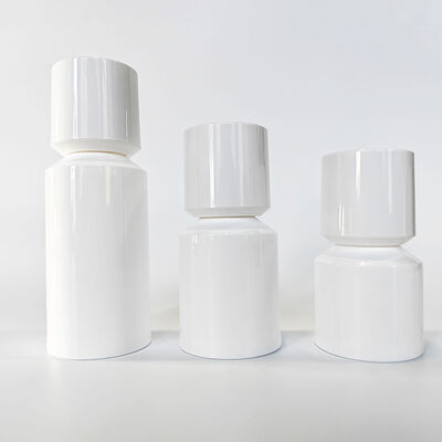 การออกแบบใหม่ กระป๋องปั๊มที่ไม่มีอากาศ 30ml ถึง 100ml ป้องกันการเผชิญหน้ากับอากาศ สูงสุดการใช้สินค้า สุขภาพดี ไม่ติดเชื้อด้วยนิ้วมือสําหรับดูแลผิว